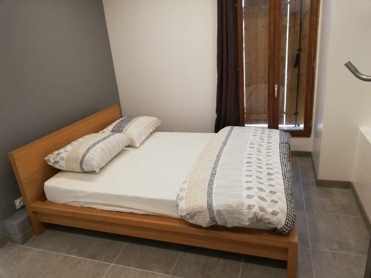 Maison Duplex & Appartement Sur Cour La Ferte-Gaucher Экстерьер фото