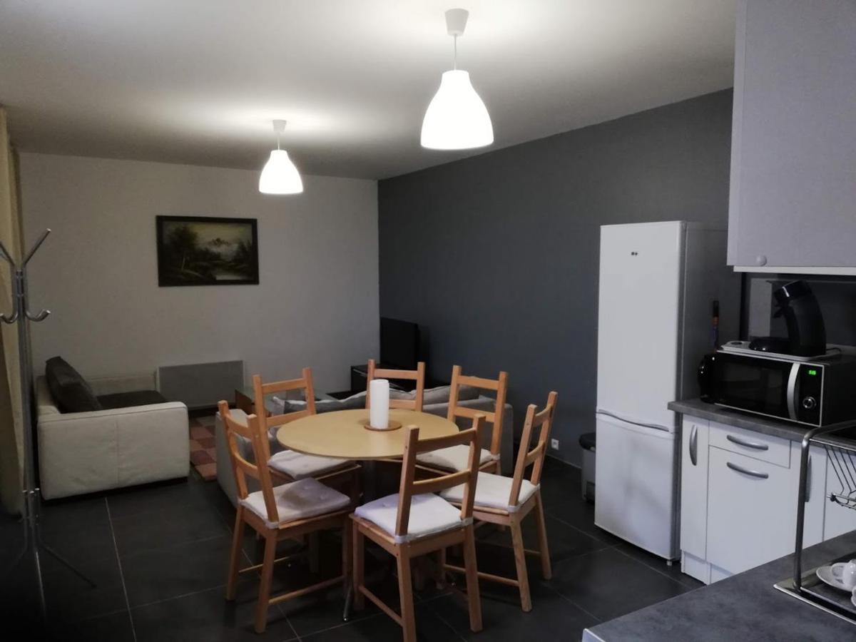 Maison Duplex & Appartement Sur Cour La Ferte-Gaucher Экстерьер фото